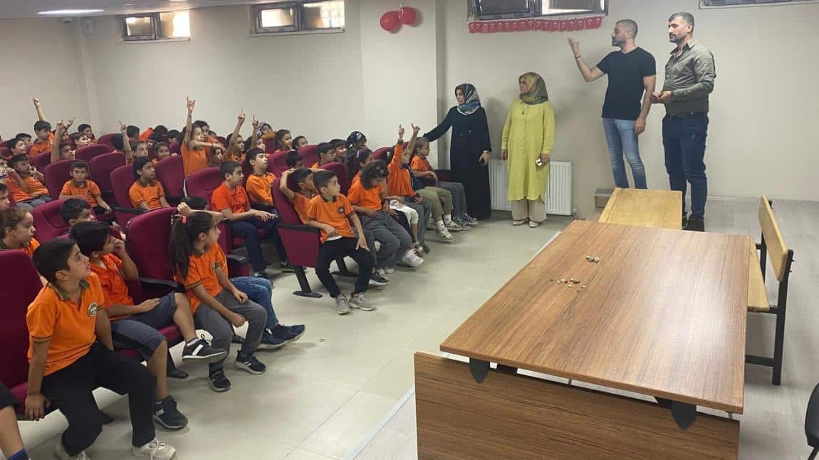 4. Sınıf Fen Bilgisi Madenler Konusunu İşin Ehlinden Dinledik ;)